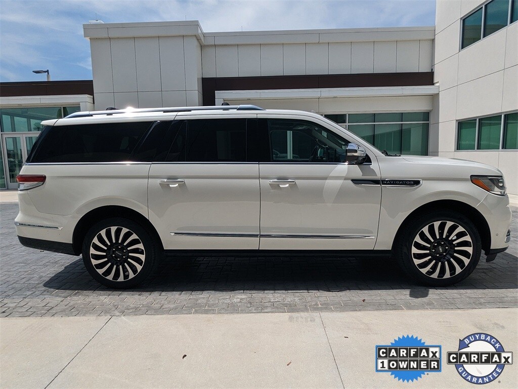 2024 Lincoln Navigator Black Label photo 3