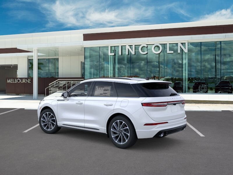 2026 Lincoln Corsair Grand Touring photo 3