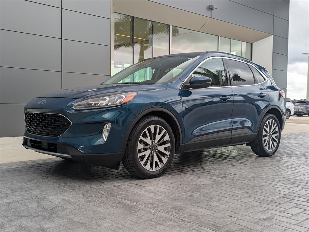 2020 Ford Escape Titanium's photo
