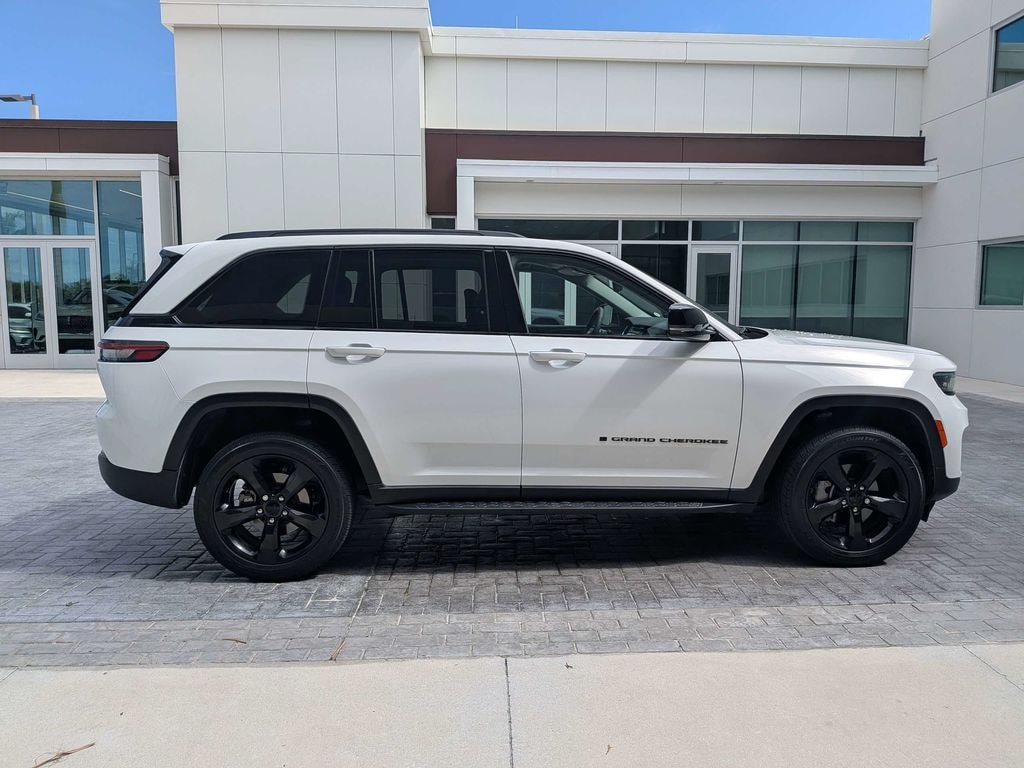 Used 2023 Jeep Grand Cherokee Limited SUV