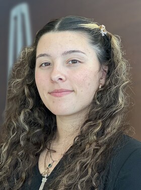 Staff member Esmeralda Roman from ID_5a7e01