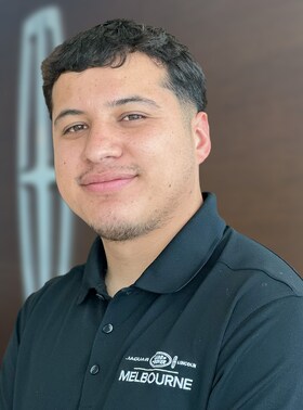 Staff member Angel Perez from ID_5a7e01