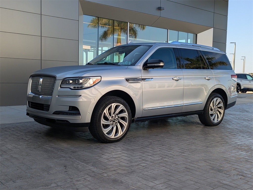 2022 Lincoln Navigator Reserve's photo