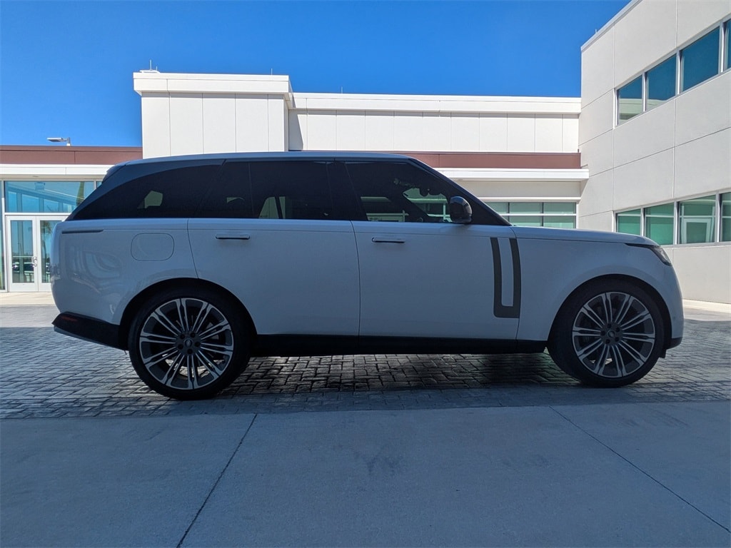 Used 2024 Land Rover Range Rover SE SUV