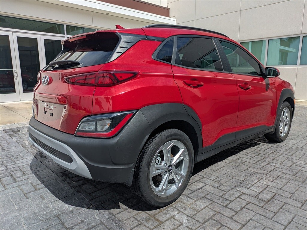 2022 Hyundai Kona SEL photo 2