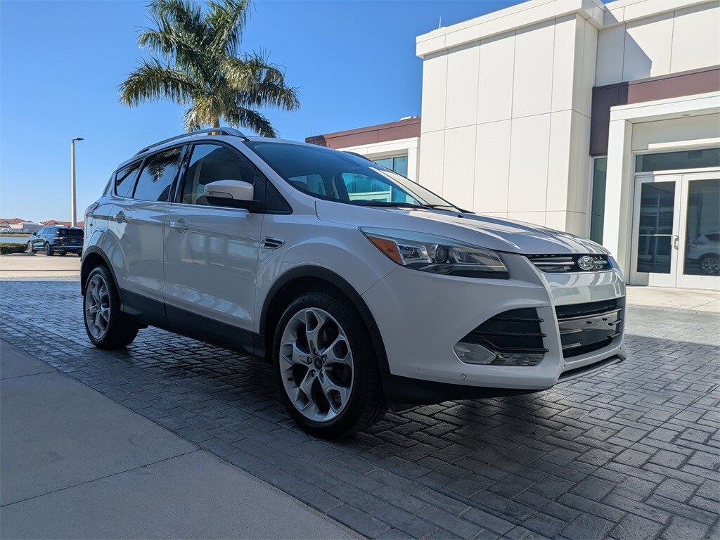 2014 Ford Escape Titanium photo 2