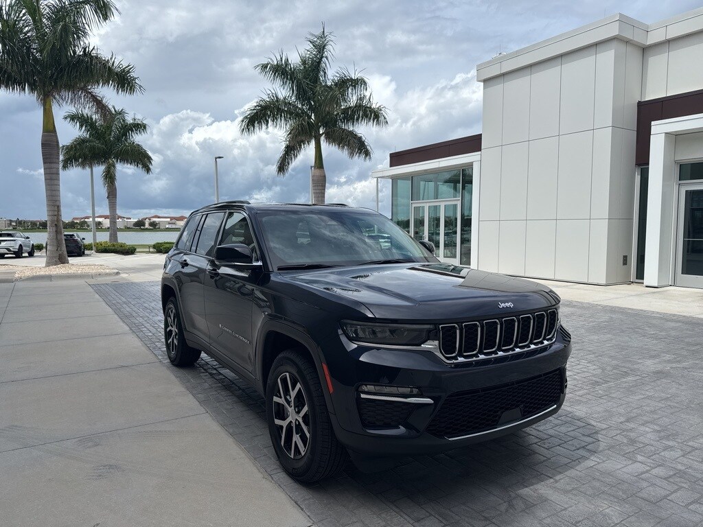 2023 Jeep Grand Cherokee Limited photo 3