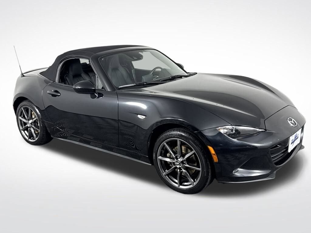 2017 Mazda MX-5 Miata Miata Grand Touring photo 2