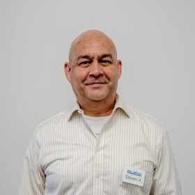 Staff member STEVE APONTE from 063741d778b1
