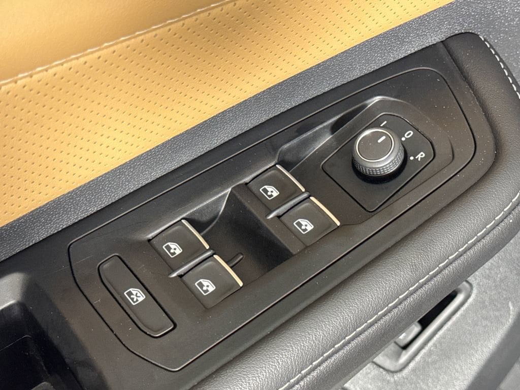 2025 Volkswagen Atlas Cross Sport SEL R-LINE - Photo 16