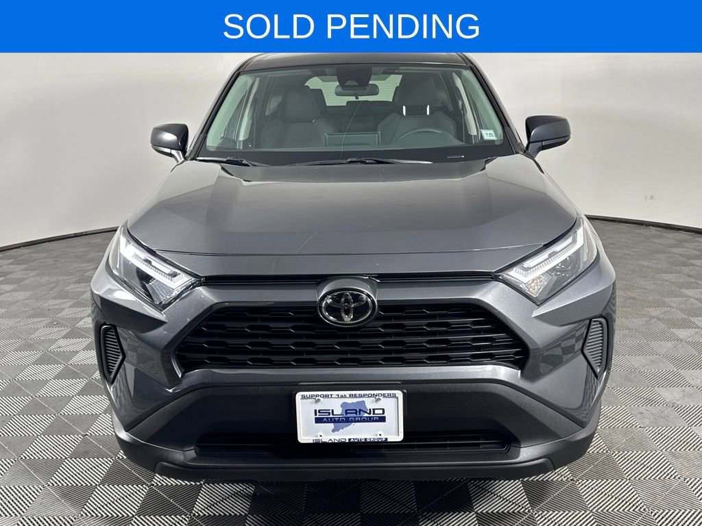 2023 Toyota RAV4 LE photo 2
