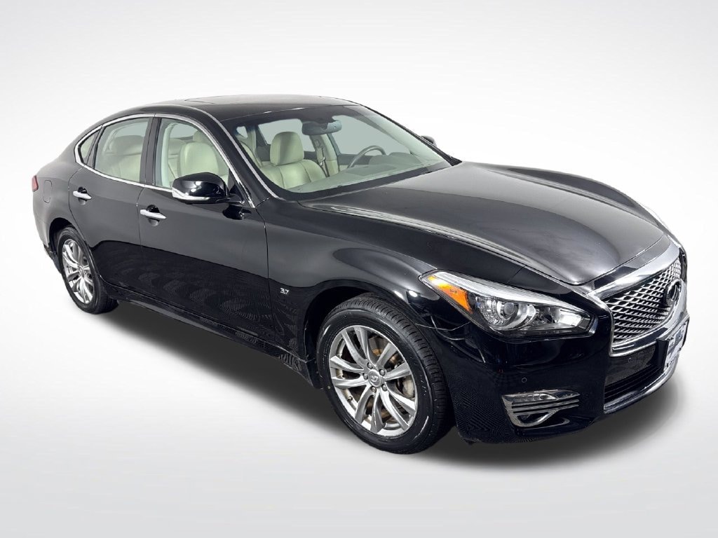 Used 2019 INFINITI Q70 3.7X LUXE Sedan