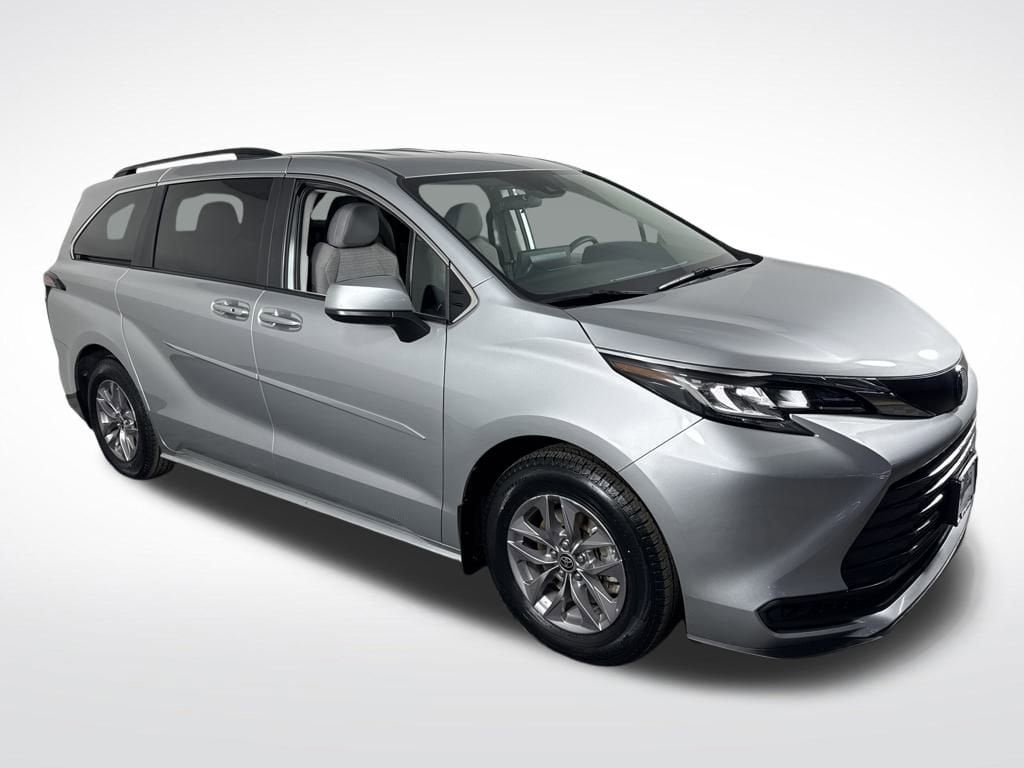 Certified 2023 Toyota Sienna LE 8 Passenger Van Passenger Van