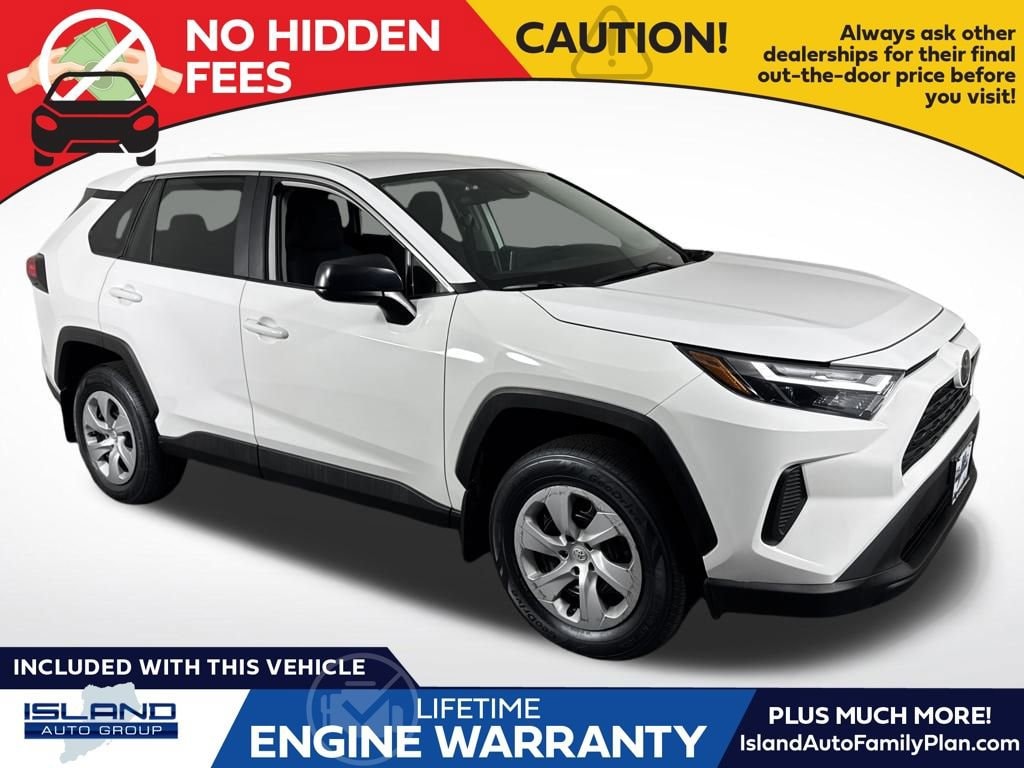 2024 Toyota RAV4 LE's photo