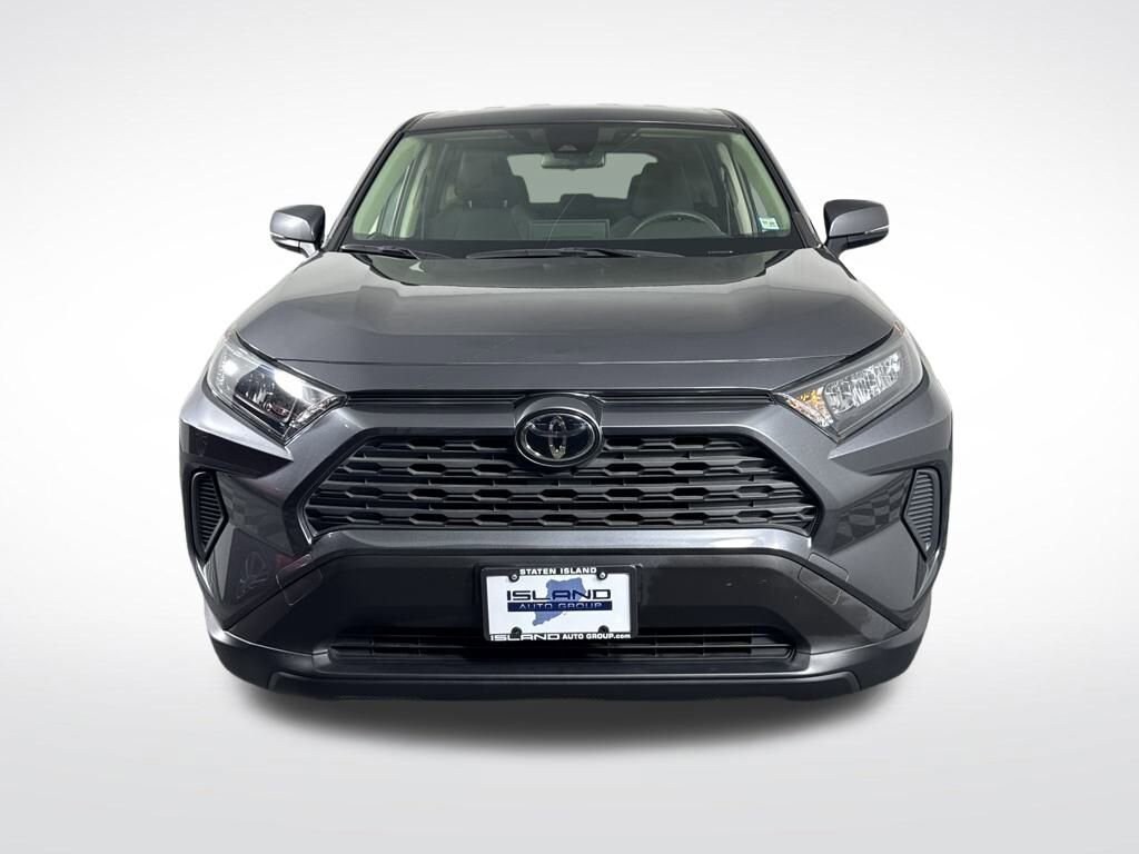 2022 Toyota RAV4 LE photo 2