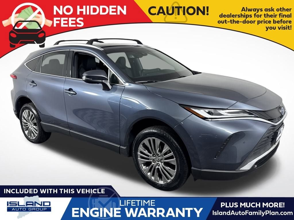 2022 Toyota Venza XLE's photo