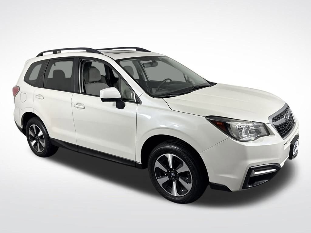 2017 Subaru Forester 2.5i Premium photo 2
