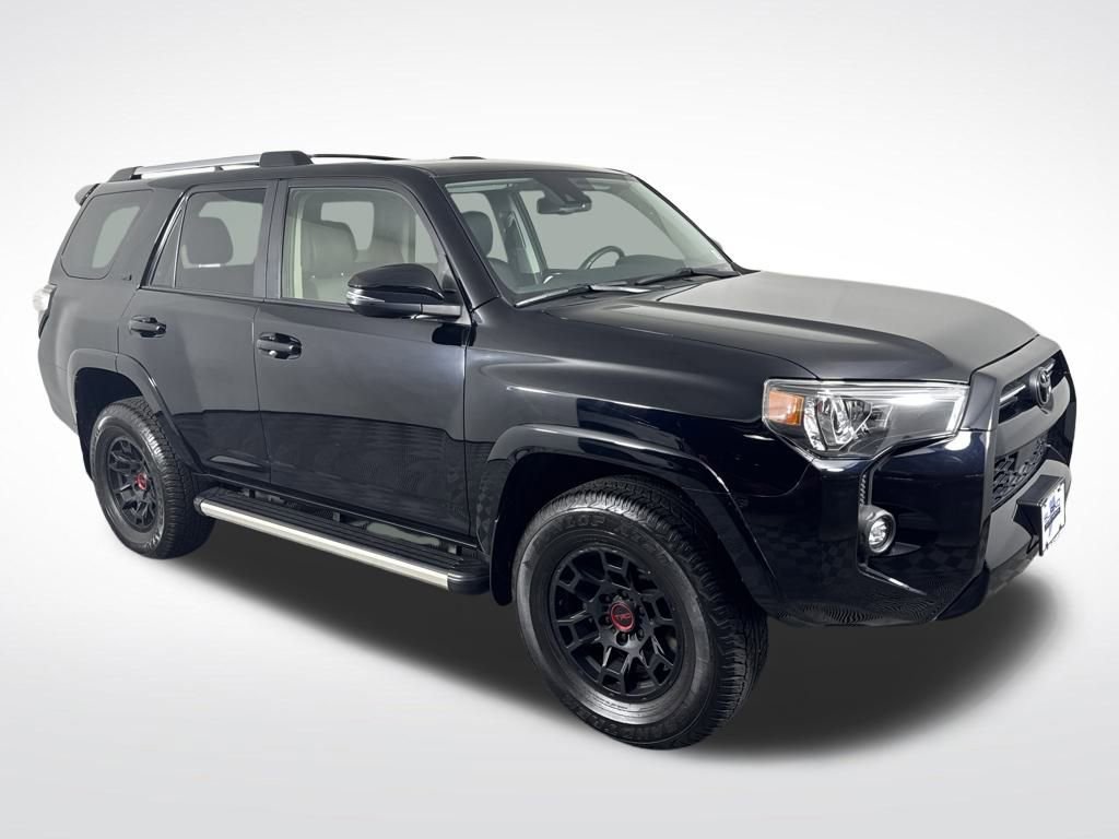2022 Toyota 4Runner SR5 Premium photo 2