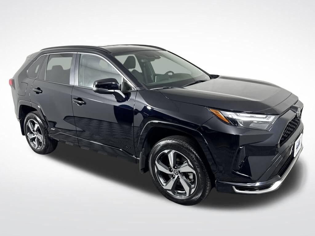 2025 Toyota RAV4 Hybrid SE photo 2