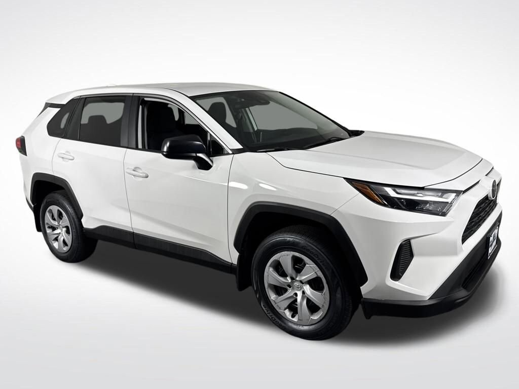 2024 Toyota RAV4 LE photo 2
