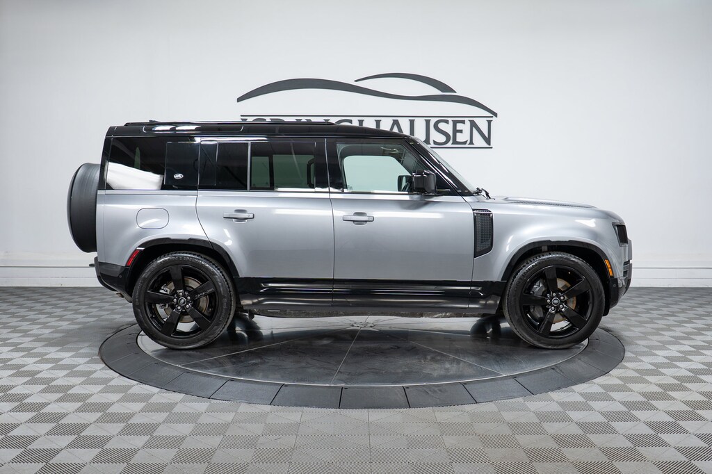 Used 2024 Land Rover Defender 110 X-Dynamic SE SUV