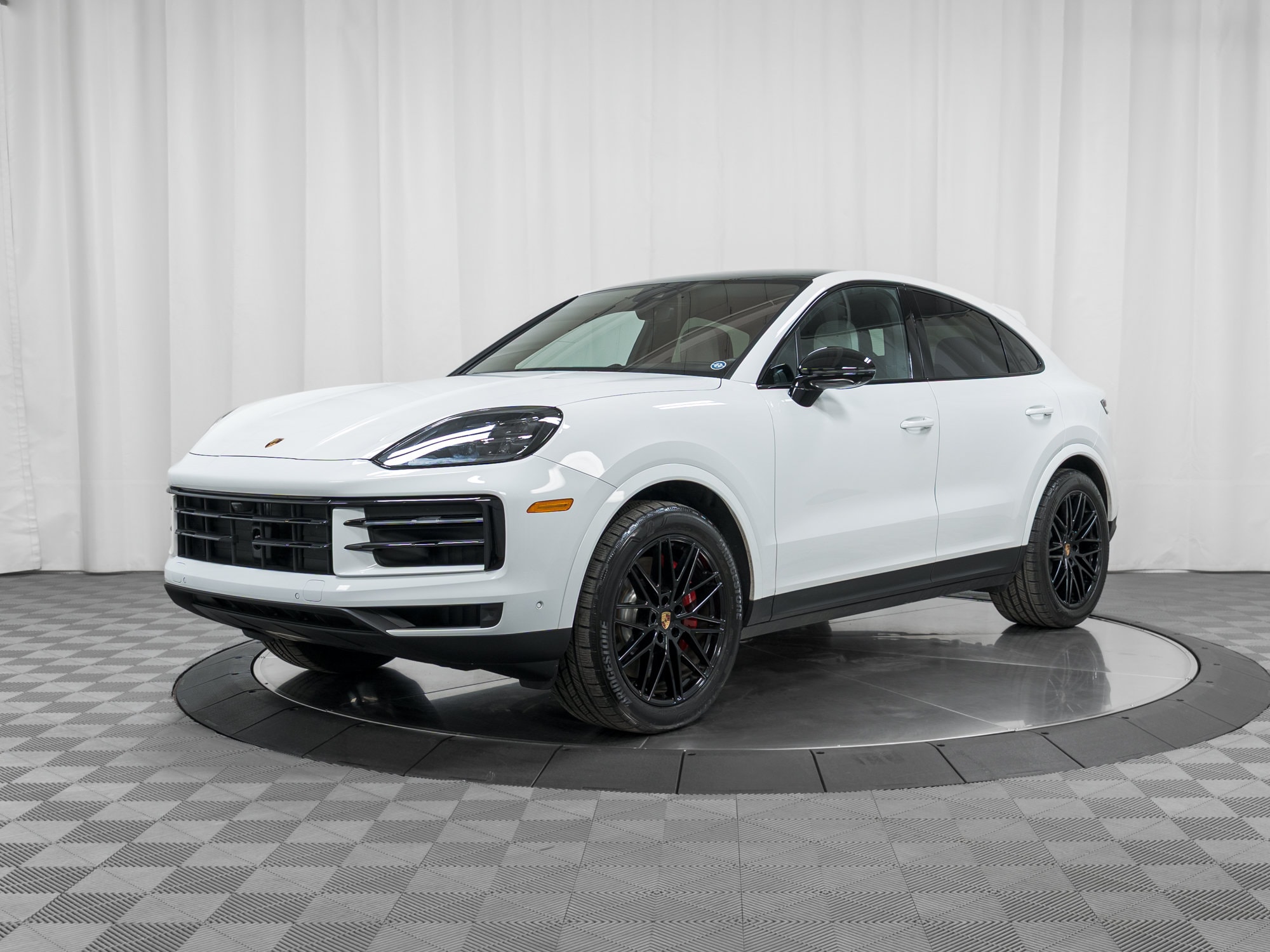 2025 Porsche Cayenne S's photo
