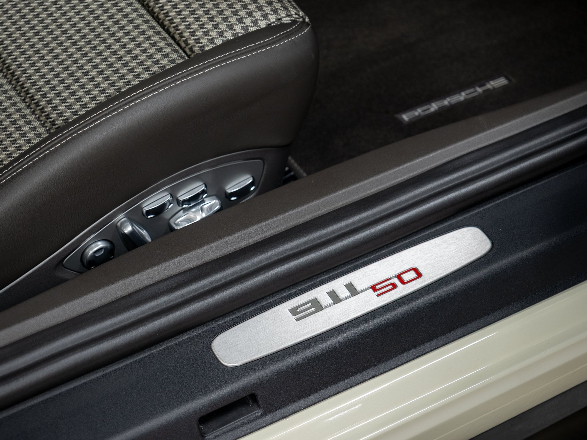 2014 Porsche 911 50th Anniversary Edition - Photo 39
