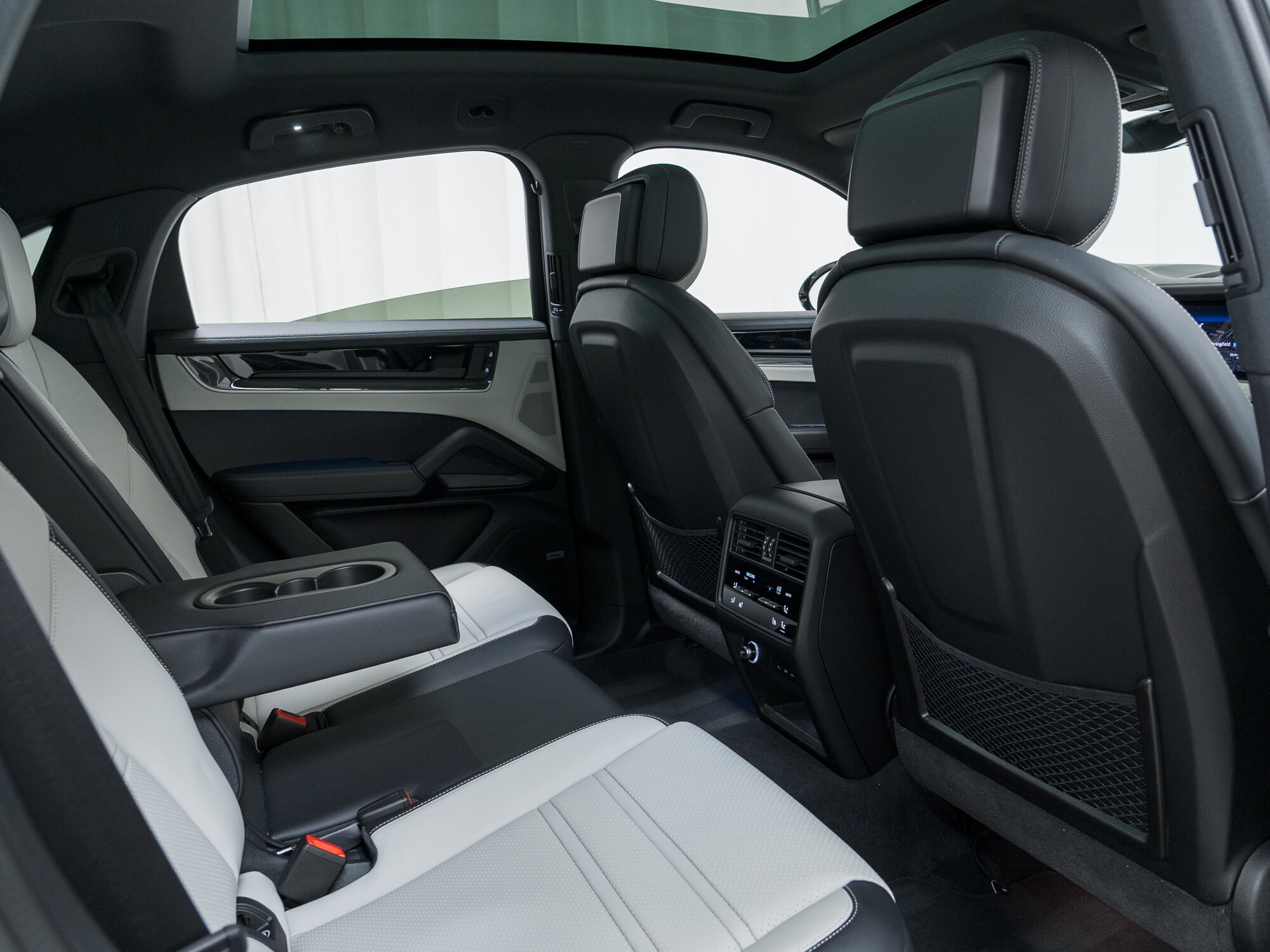 2025 Porsche Cayenne Coup S - Photo 26