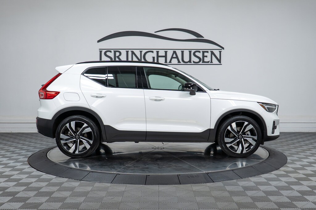 Used 2023 Volvo XC40 B5 AWD Ultimate Dark SUV