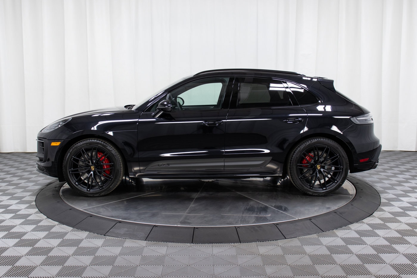 Used 2025 Porsche Macan GTS with VIN WP1AF2A59SLB50505 for sale in Springfield, IL