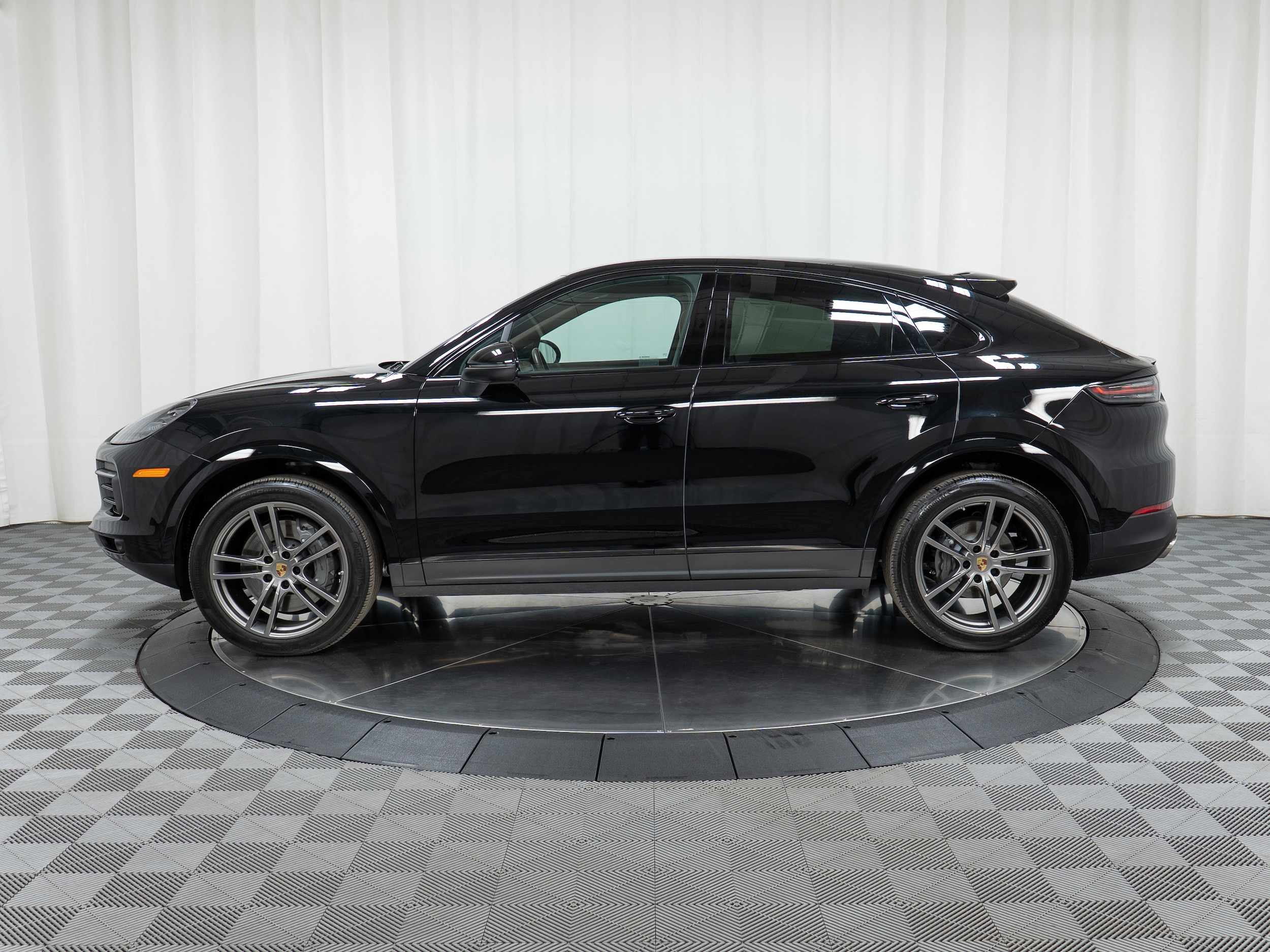 Certified 2023 Porsche Cayenne Coup S with VIN WP1BB2AY5PDA30650 for sale in Springfield, IL