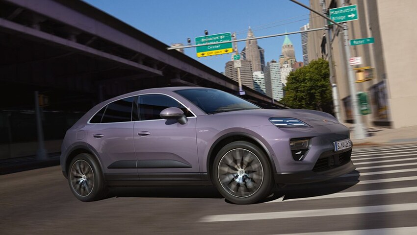 macan%204%20driving.jpg