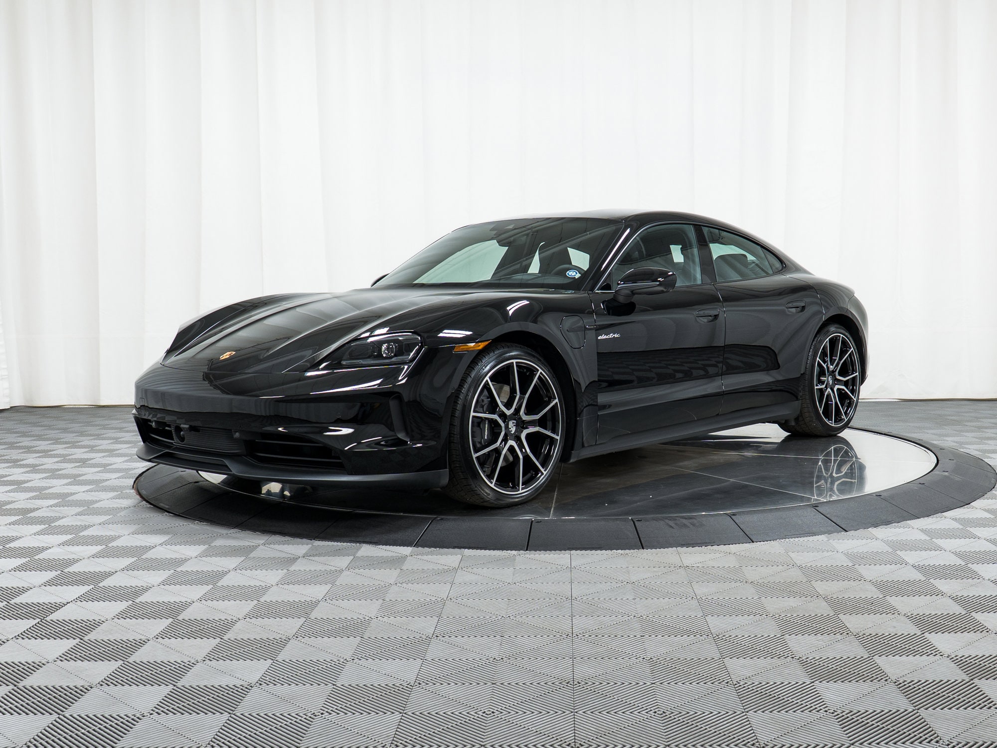 2025 Porsche Taycan 4 AWD 