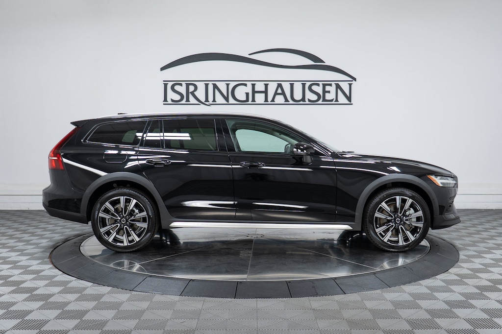 New 2026 Volvo V60 Cross Country B5 Ultra Wagon