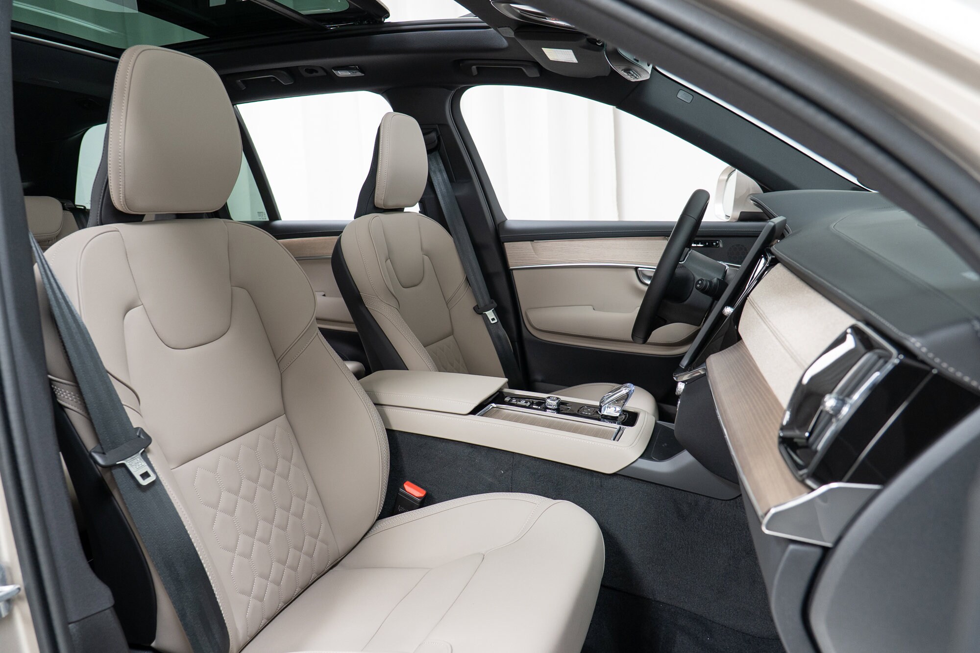 2026 Volvo XC90 Plus - Photo 22