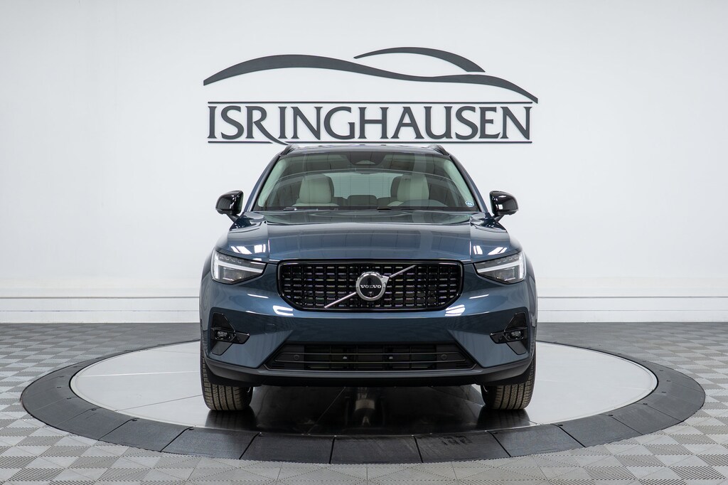 New 2026 Volvo XC40 B5 Ultra SUV