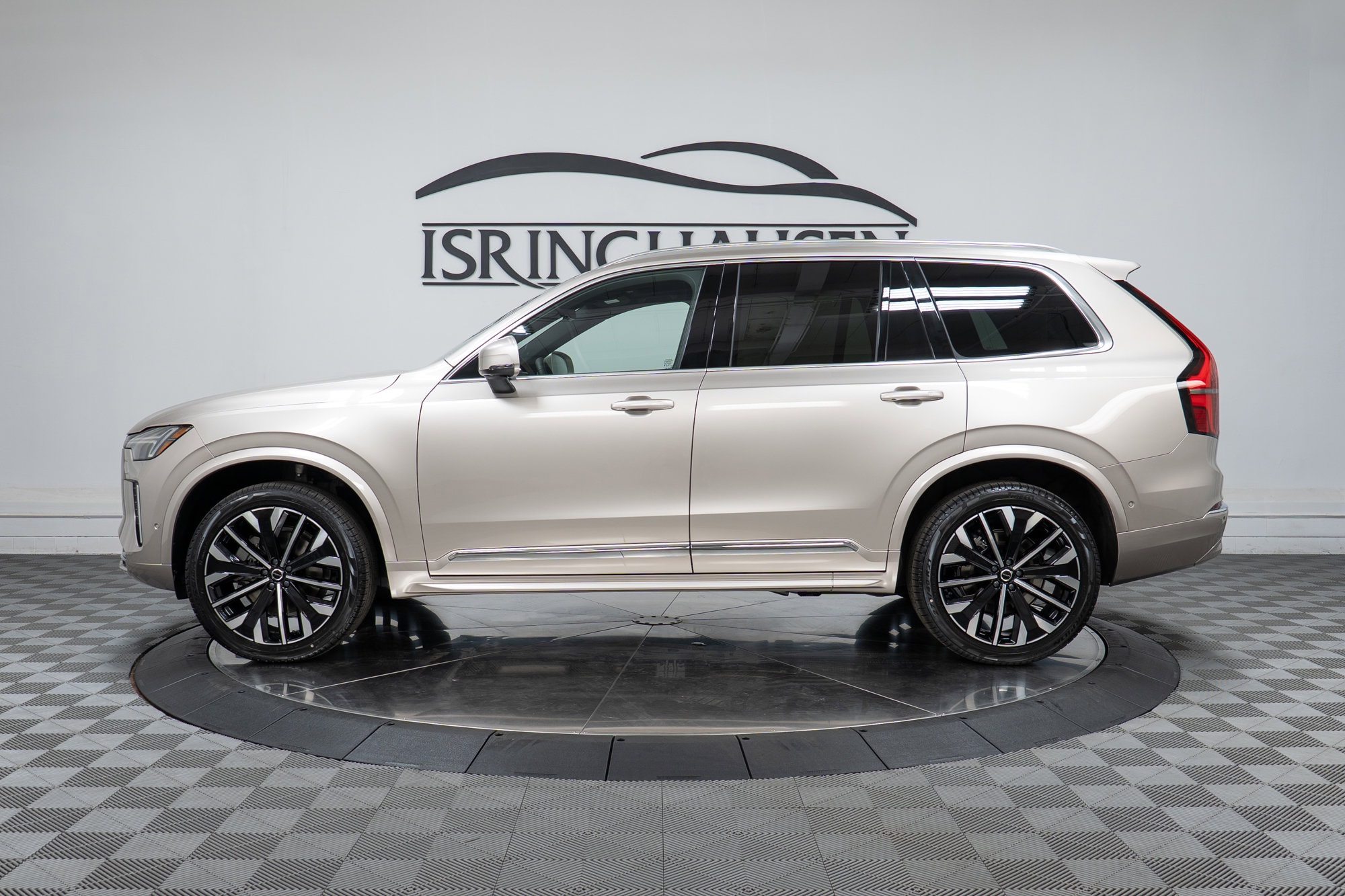 2026 Volvo XC90 Plus - Photo 8