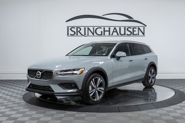 2026 Volvo V60 Cross Country B5 Plus Wagon