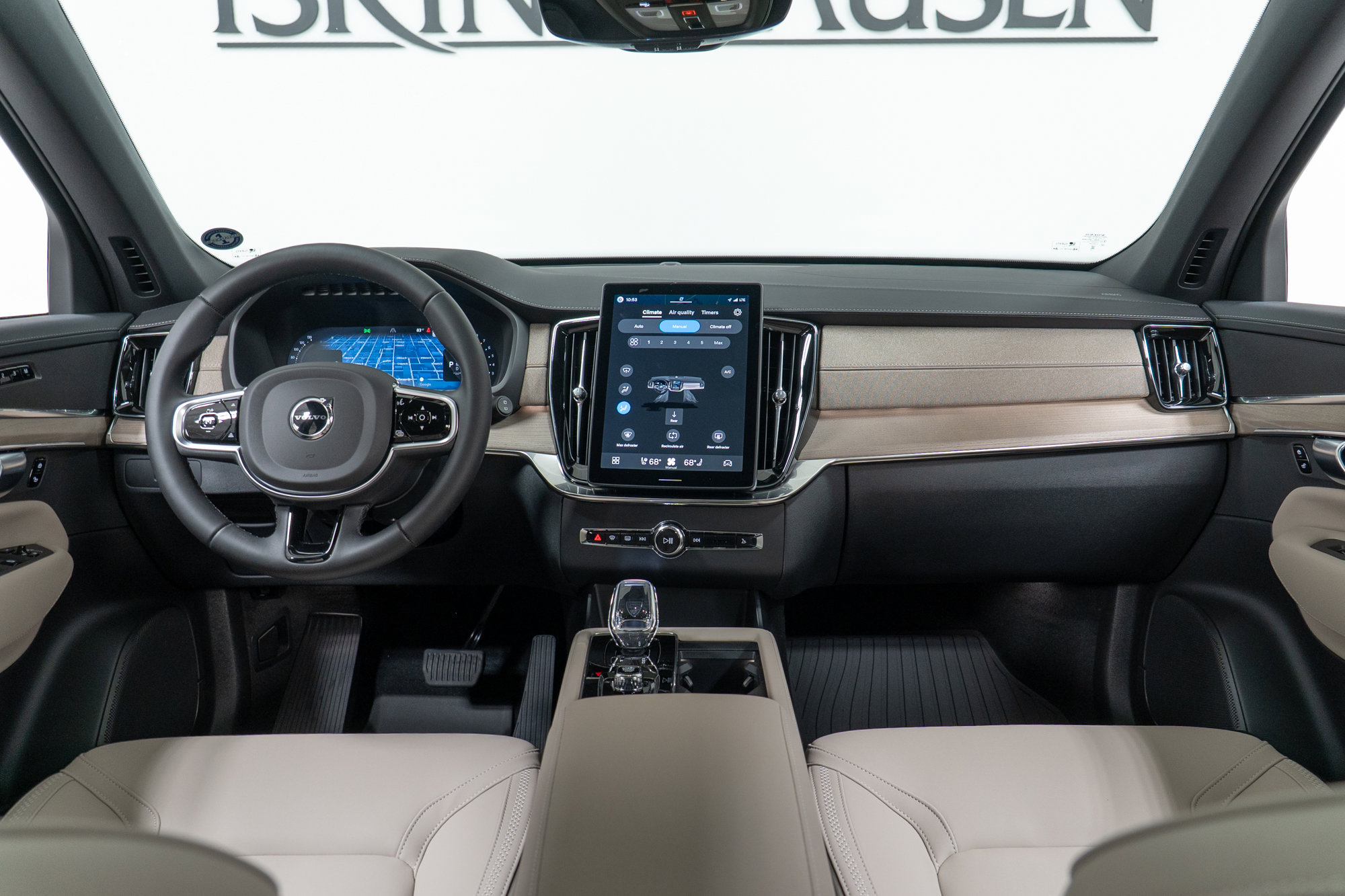 2026 Volvo XC90 Plus - Photo 15