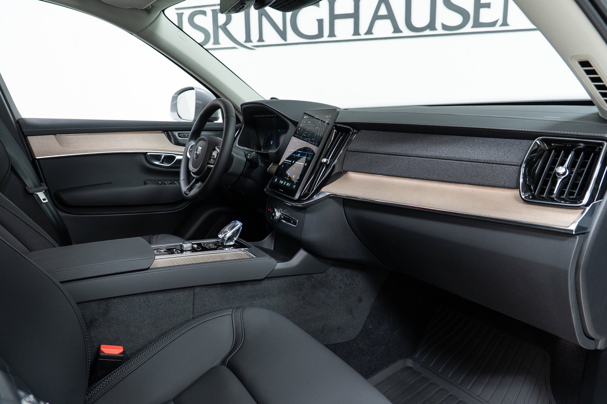 2026 Volvo XC90 Plus - Photo 21