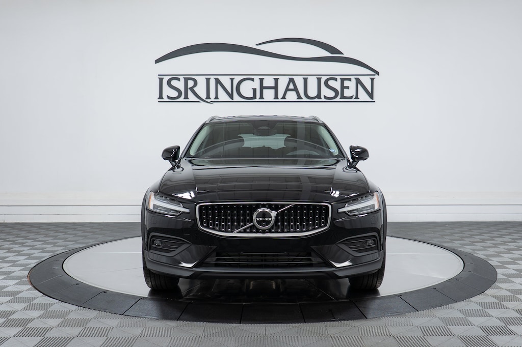 New 2026 Volvo V60 Cross Country B5 Ultra Wagon