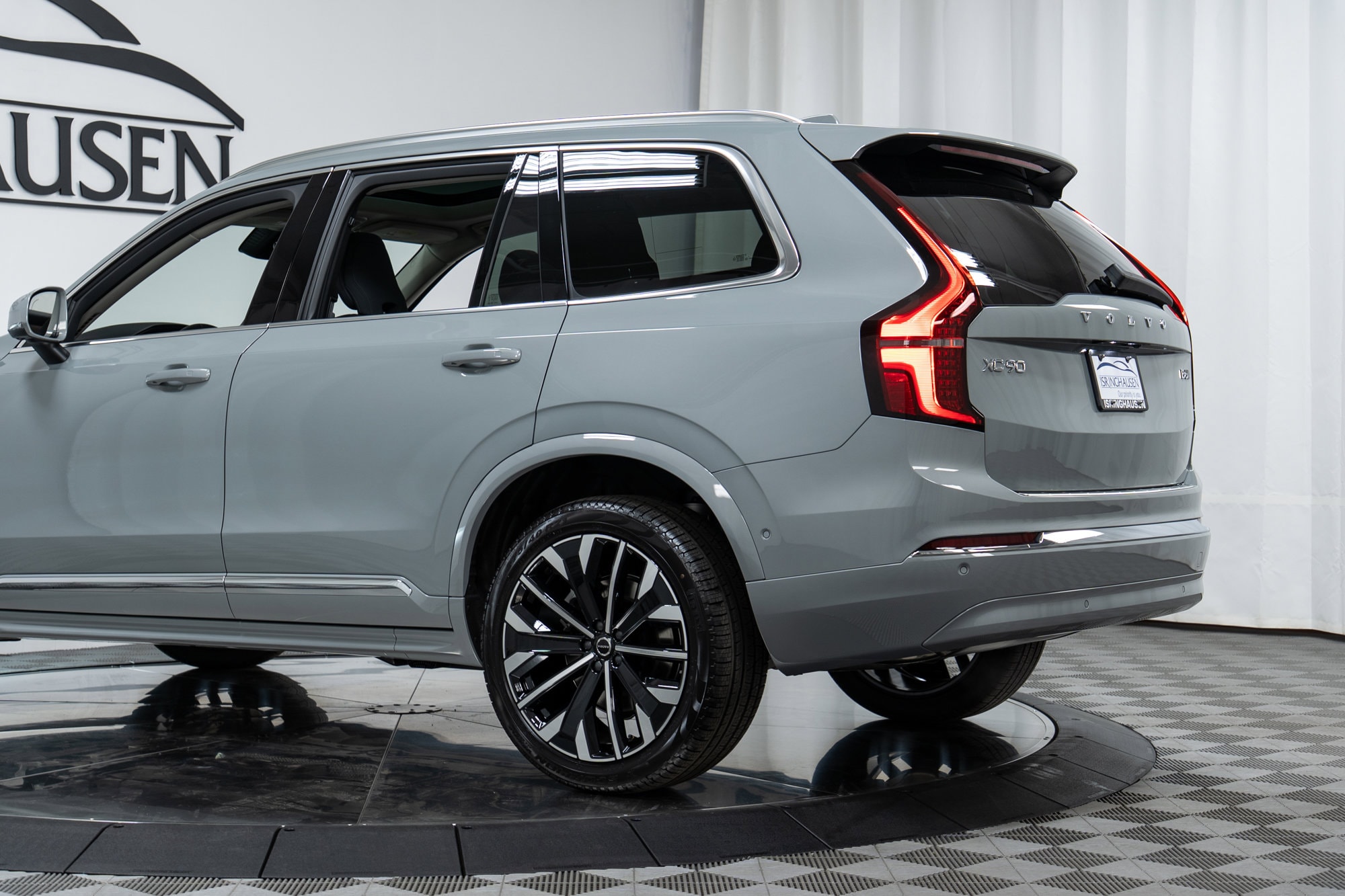 2026 Volvo XC90 Plus - Photo 30