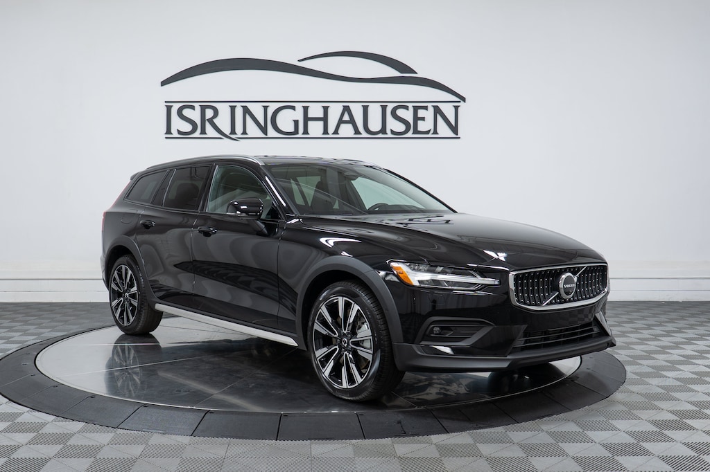 New 2026 Volvo V60 Cross Country B5 Ultra Wagon