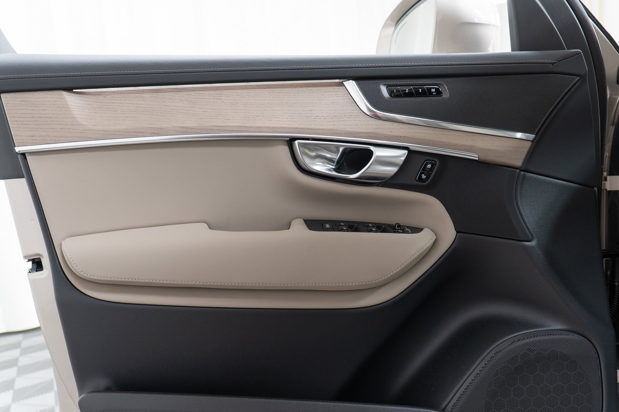 2026 Volvo XC90 Plus - Photo 11