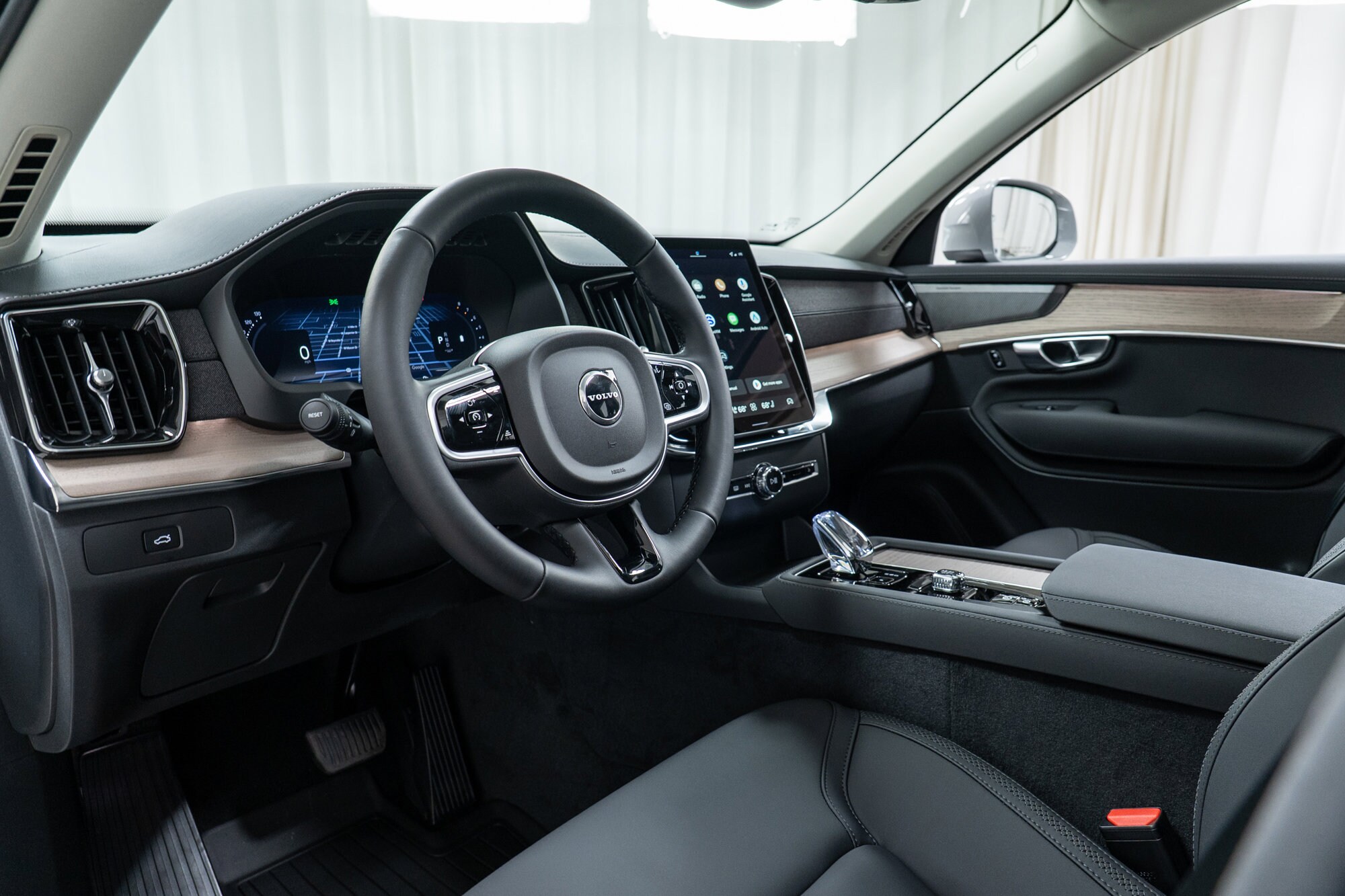 2026 Volvo XC90 Plus - Photo 12