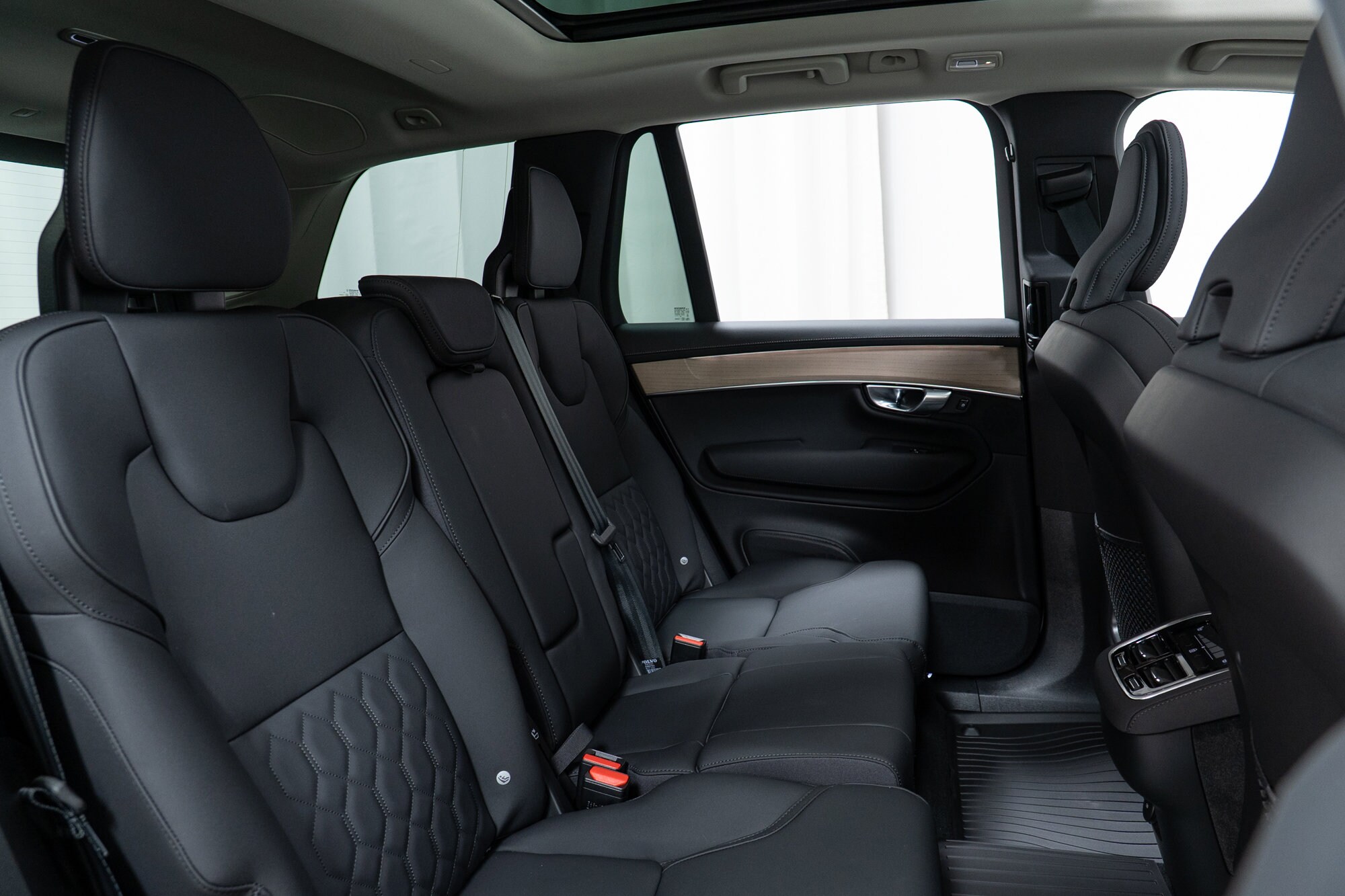 2026 Volvo XC90 Plus - Photo 24