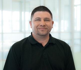 Staff member Carl Mott from ID_fc4379