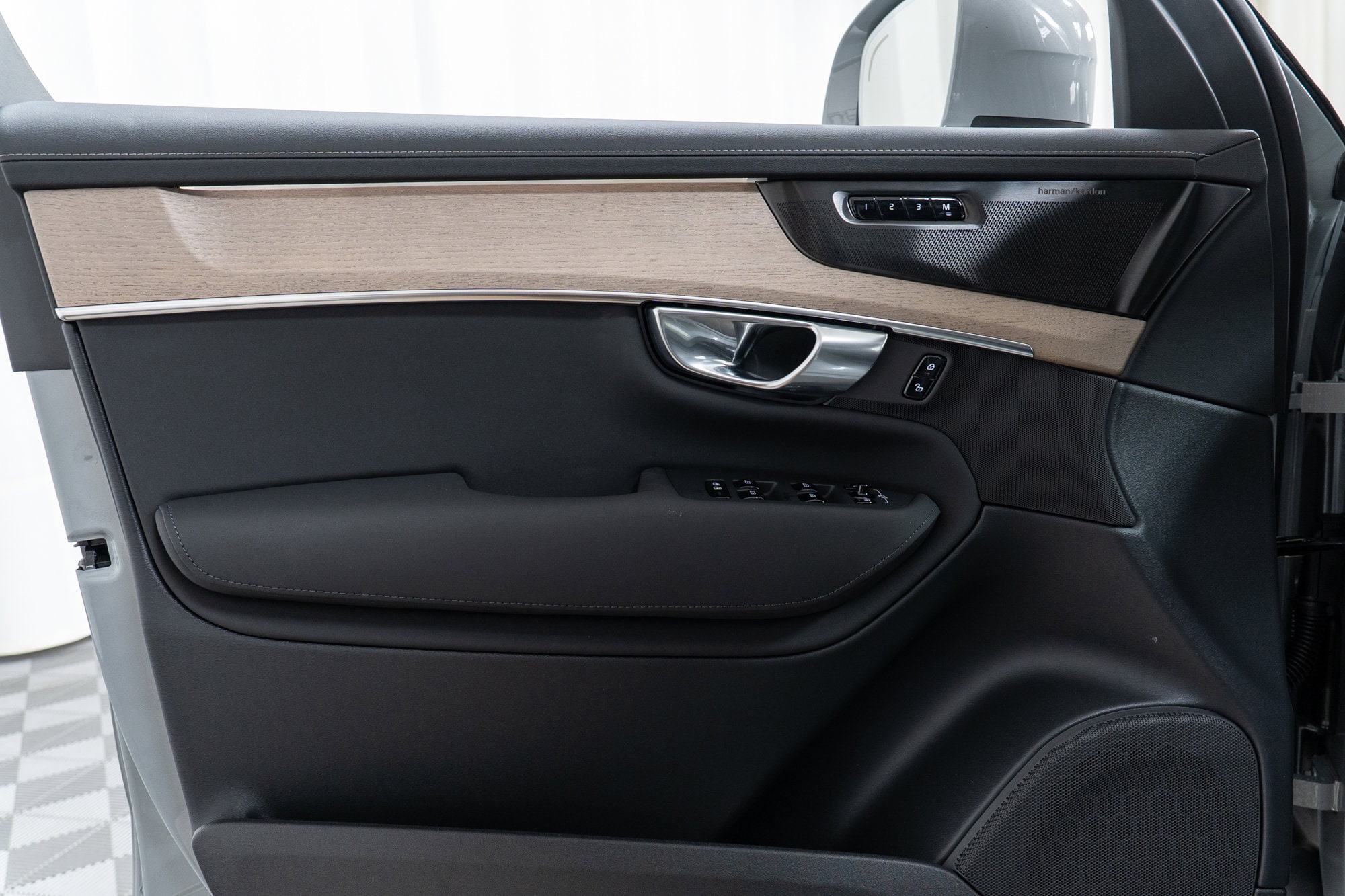 2026 Volvo XC90 Plus - Photo 11