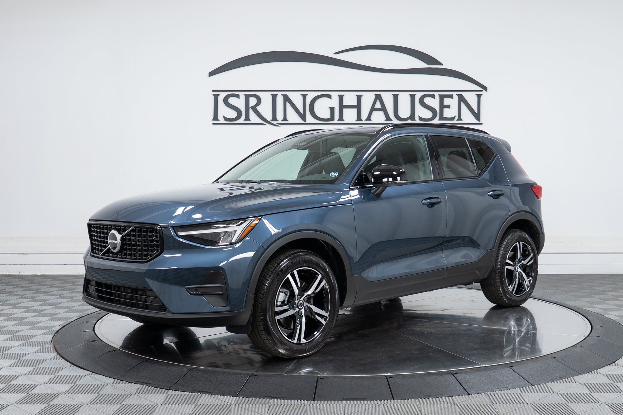 2026 Volvo XC40 SUV 