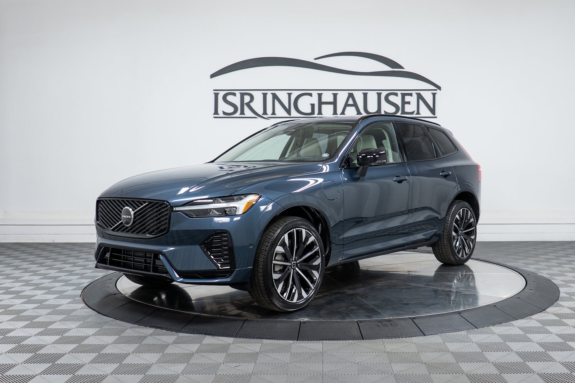 2026 Volvo XC60 plug-in hybrid SUV 